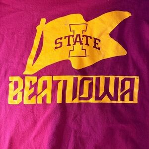 BEAT IOWA! ISU Iowa State Cyclones Tshirt XL Maroon and Gold Tee
